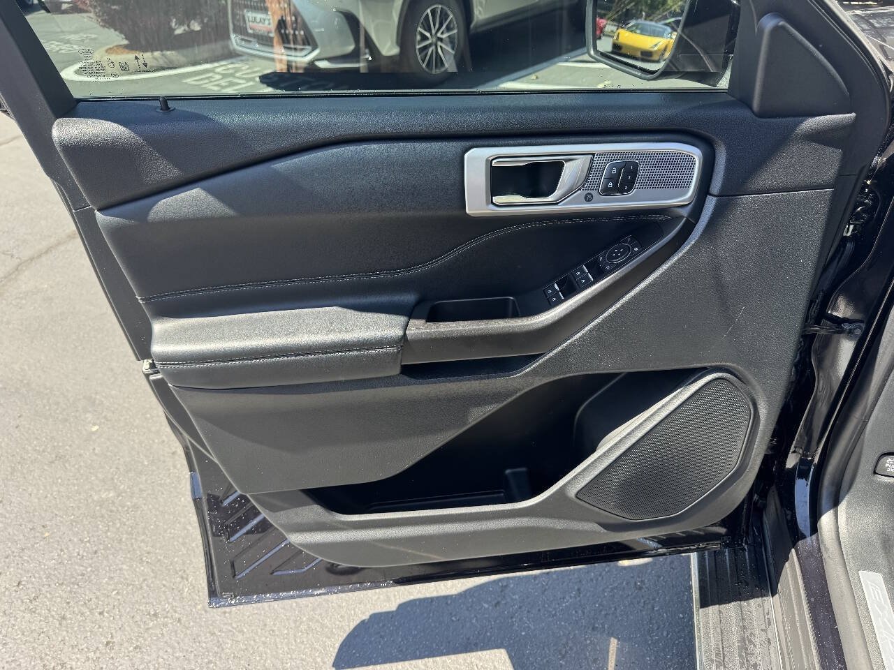 Used 2020 Ford Explorer Limited AWD/4WD image 15