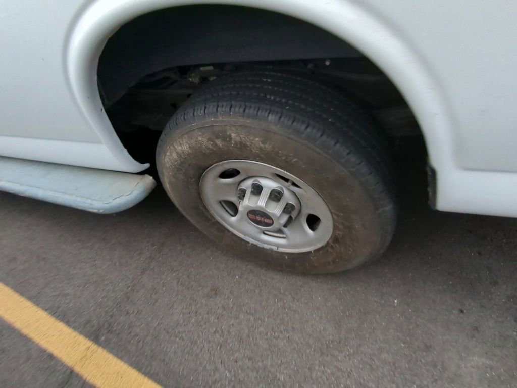 Used 2022 GMC Savana 2500 w/ Driver Convenience Package image 5