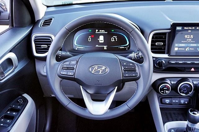 Used 2026 Hyundai Venue SEL image 23