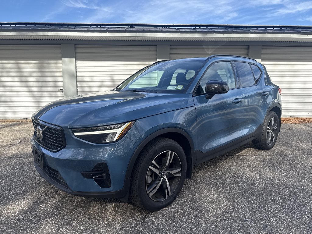 Used 2023 Volvo XC40 B5 Plus w/ Driver Assist Package