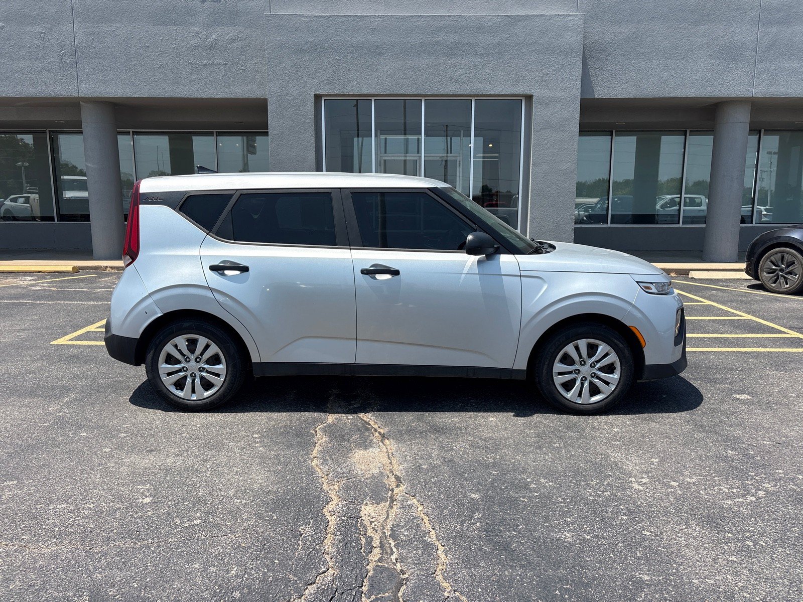 Used 2020 Kia Soul LX FWD image 4