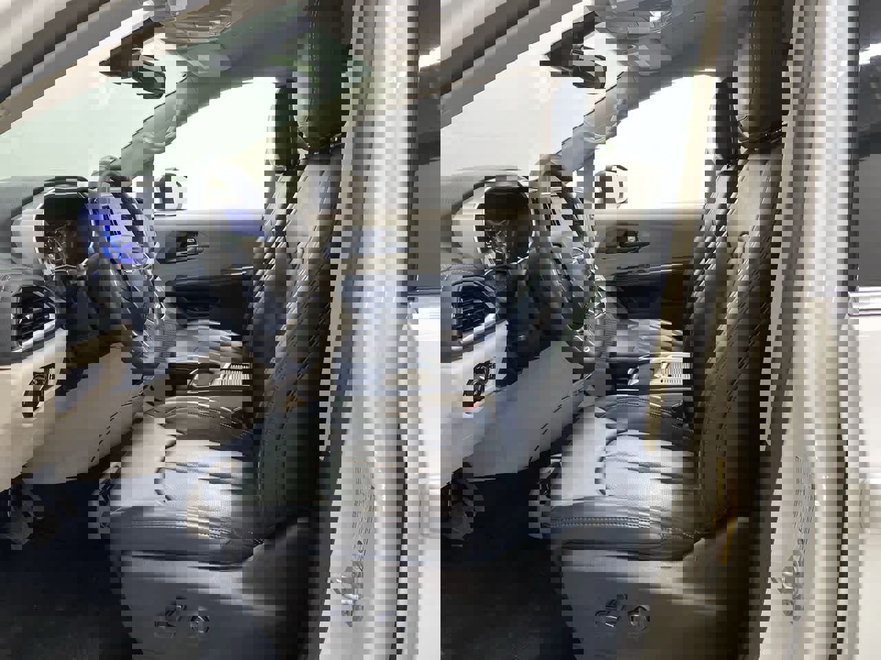 Used 2023 Chrysler Pacifica Touring-L image 14