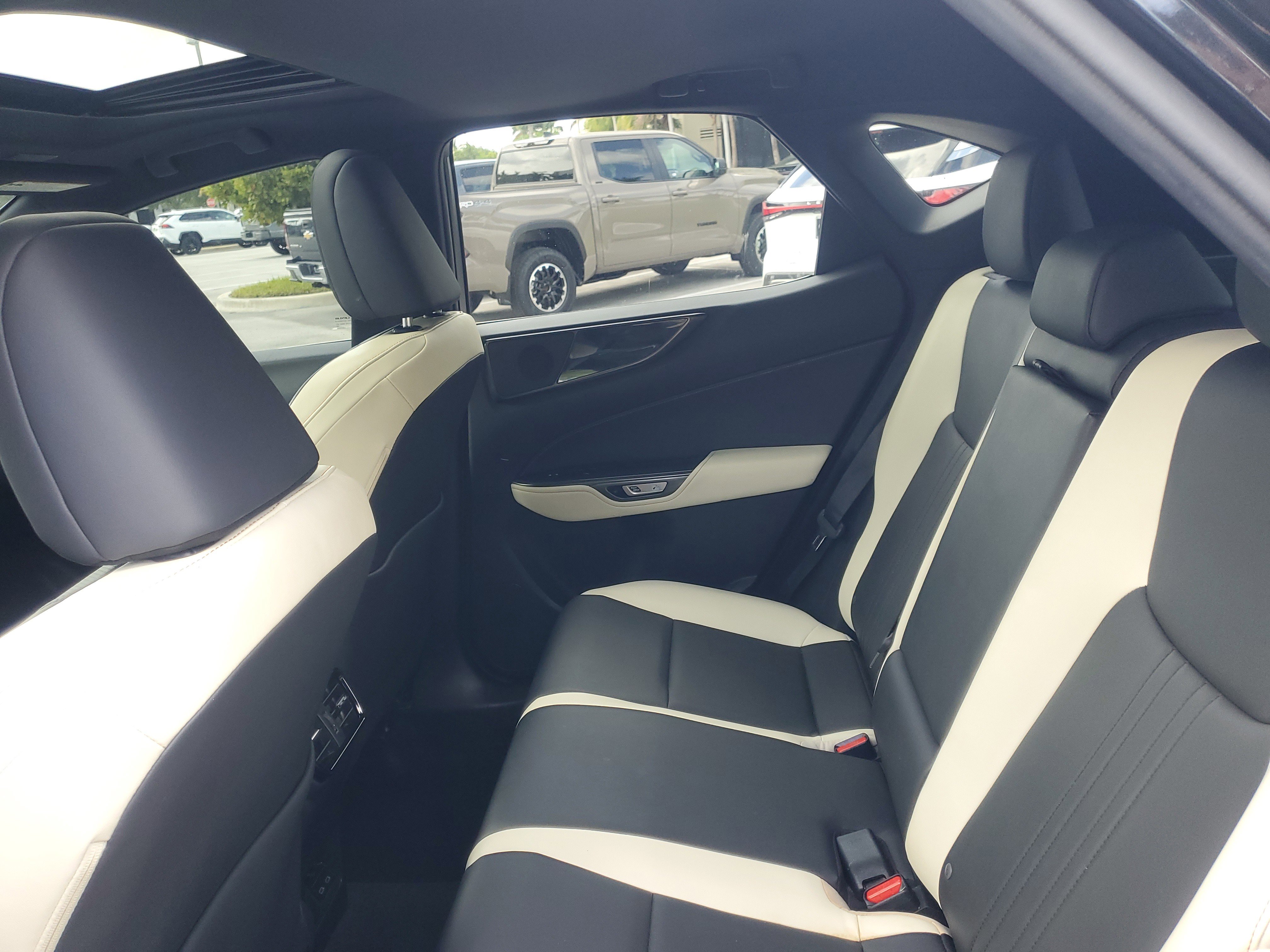 Used 2022 Lexus NX 350 AWD image 15