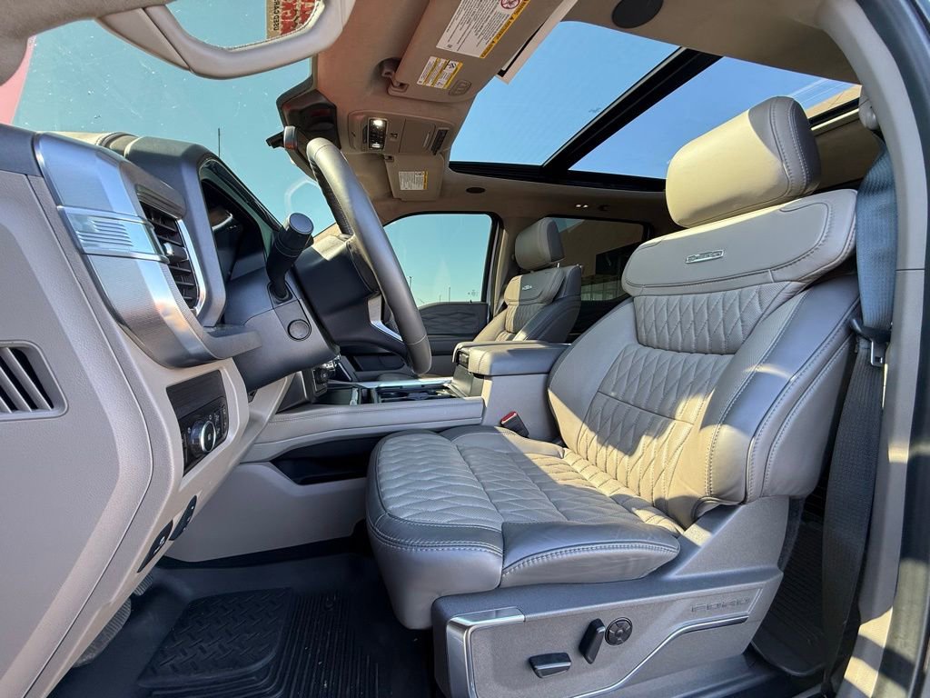 Used 2025 Ford F250 Platinum w/ Platinum Plus Package image 22
