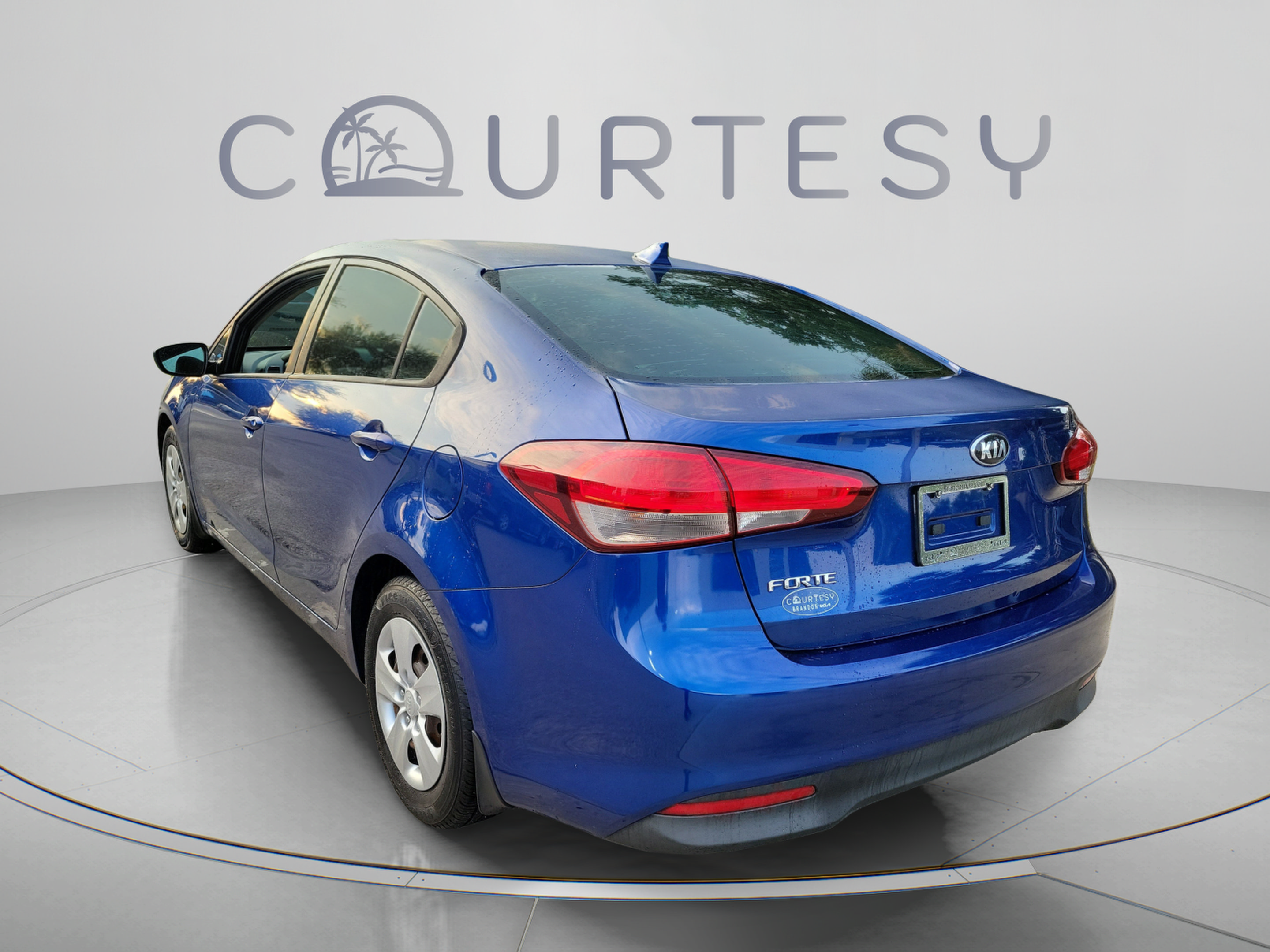 Used 2018 Kia Forte LX FWD image 2