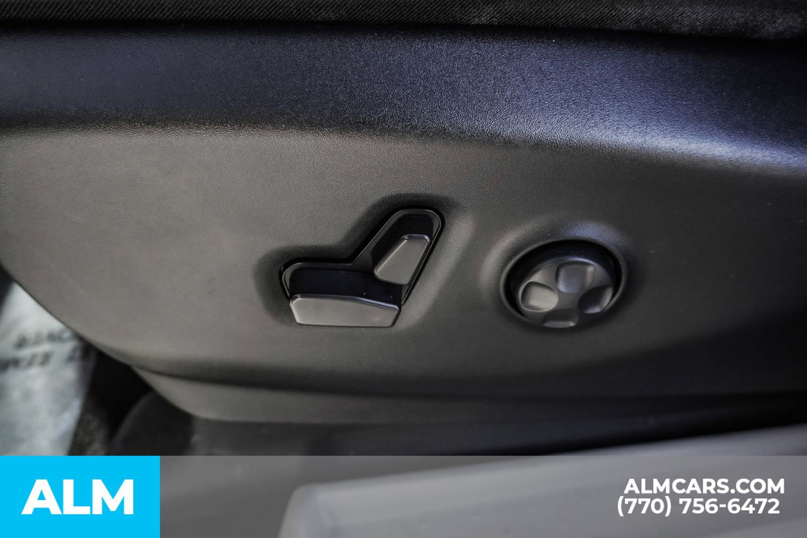 Used 2023 Chrysler Pacifica Touring-L image 36