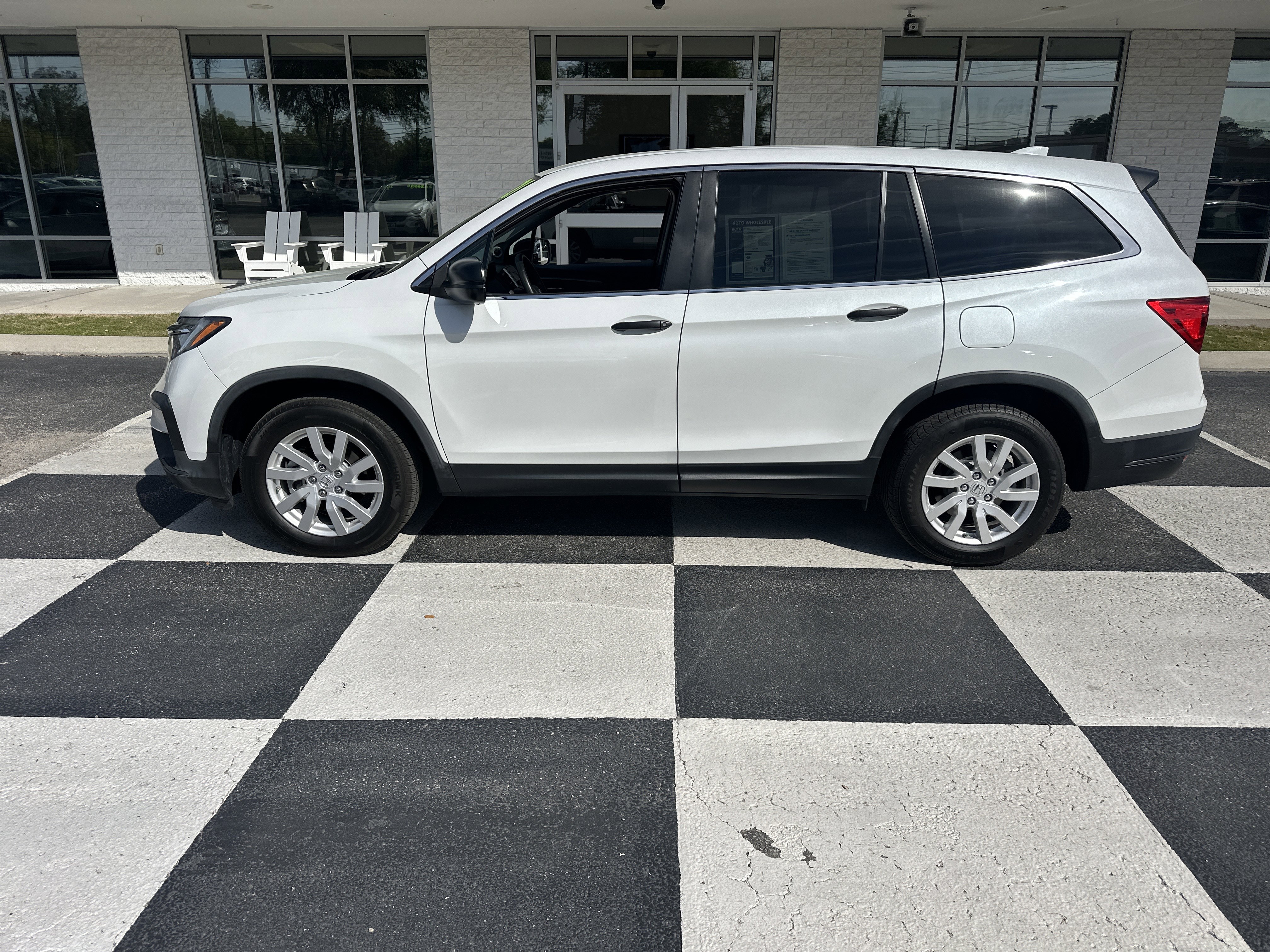 Used 2020 Honda Pilot LX image 1