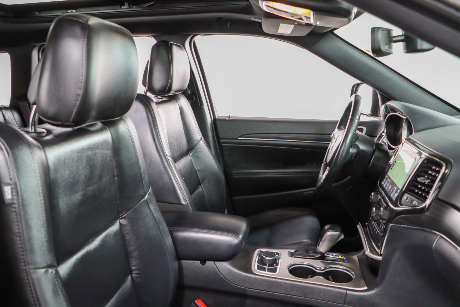 Used 2022 Jeep Grand Cherokee Limited image 27