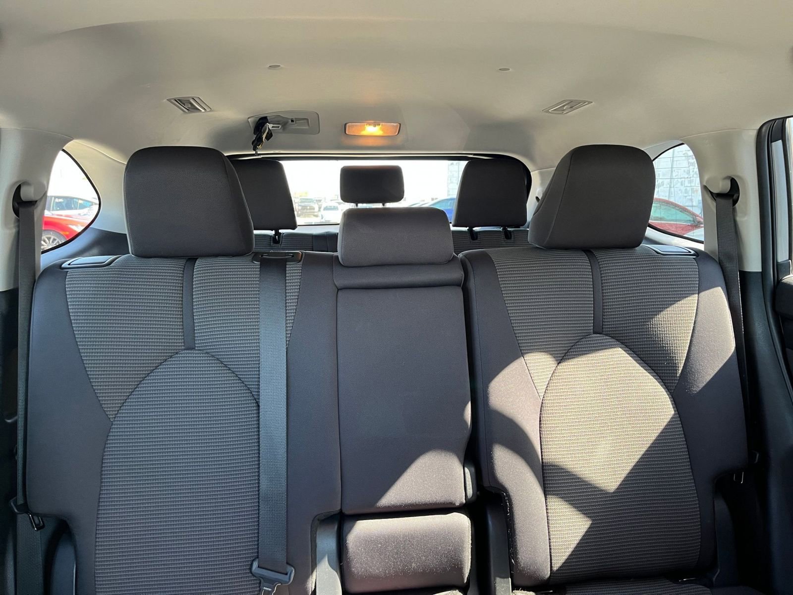 Used 2025 Toyota Highlander LE FWD image 40