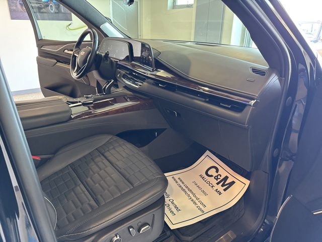 Used 2021 Cadillac Escalade Premium Luxury Platinum AWD/4WD image 16