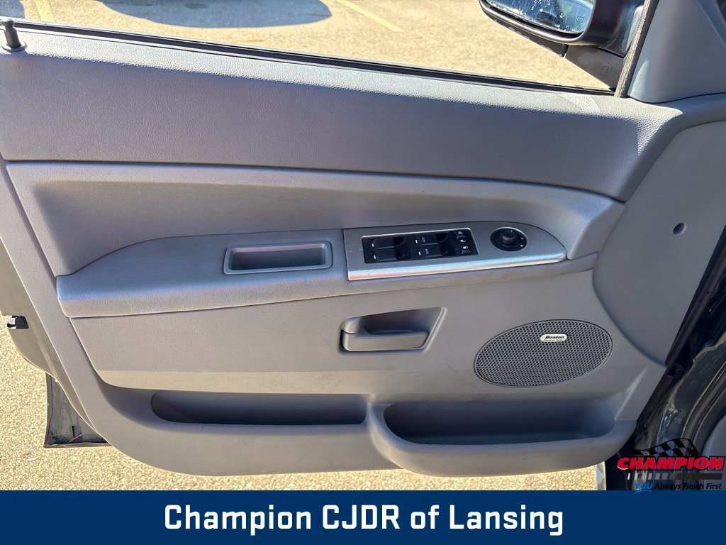 Used 2007 Jeep Grand Cherokee Laredo AWD/4WD image 12