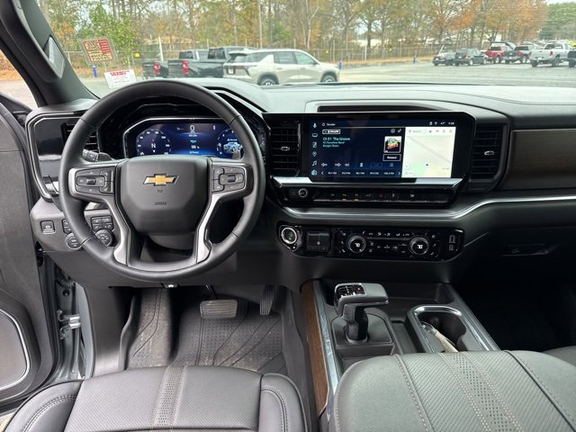 Used 2025 Chevrolet Silverado 1500 High Country image 11