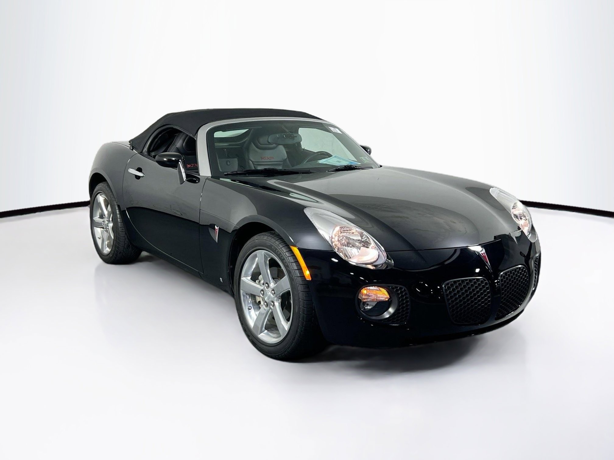 Used 2008 Pontiac Solstice GXP w/ Premium Package image 3