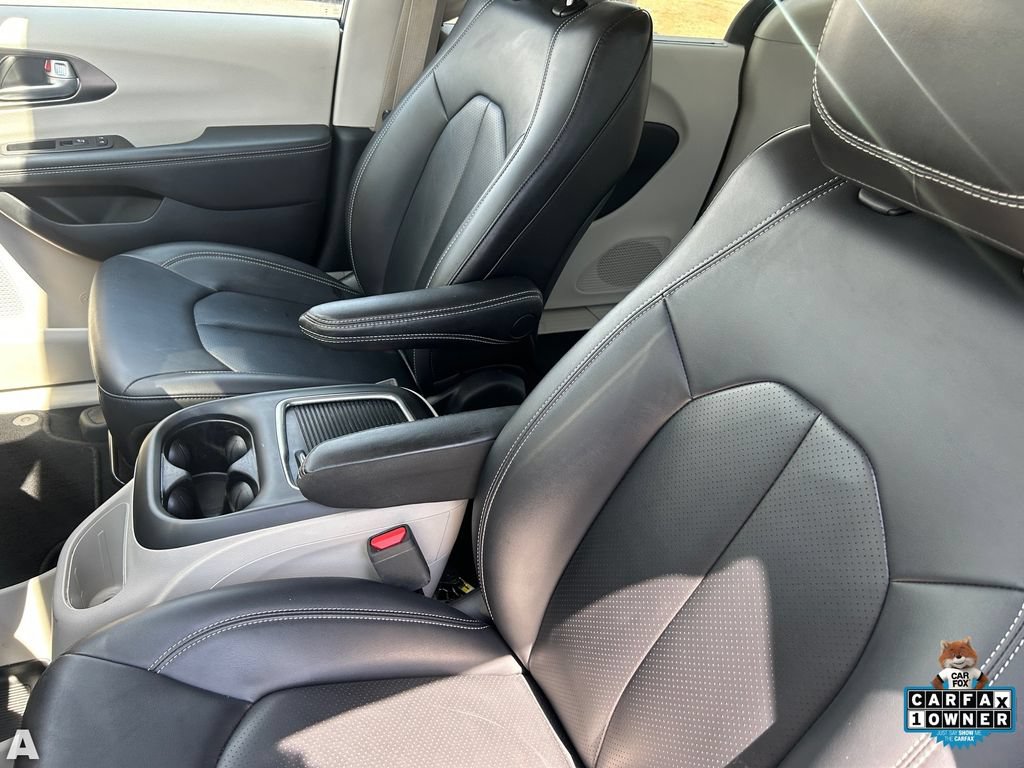Certified 2024 Chrysler Pacifica Touring-L FWD image 17