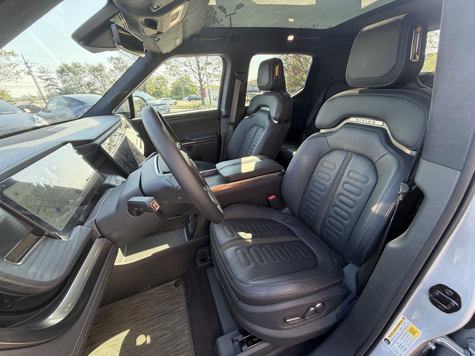 Used 2023 Rivian R1T Adventure image 13