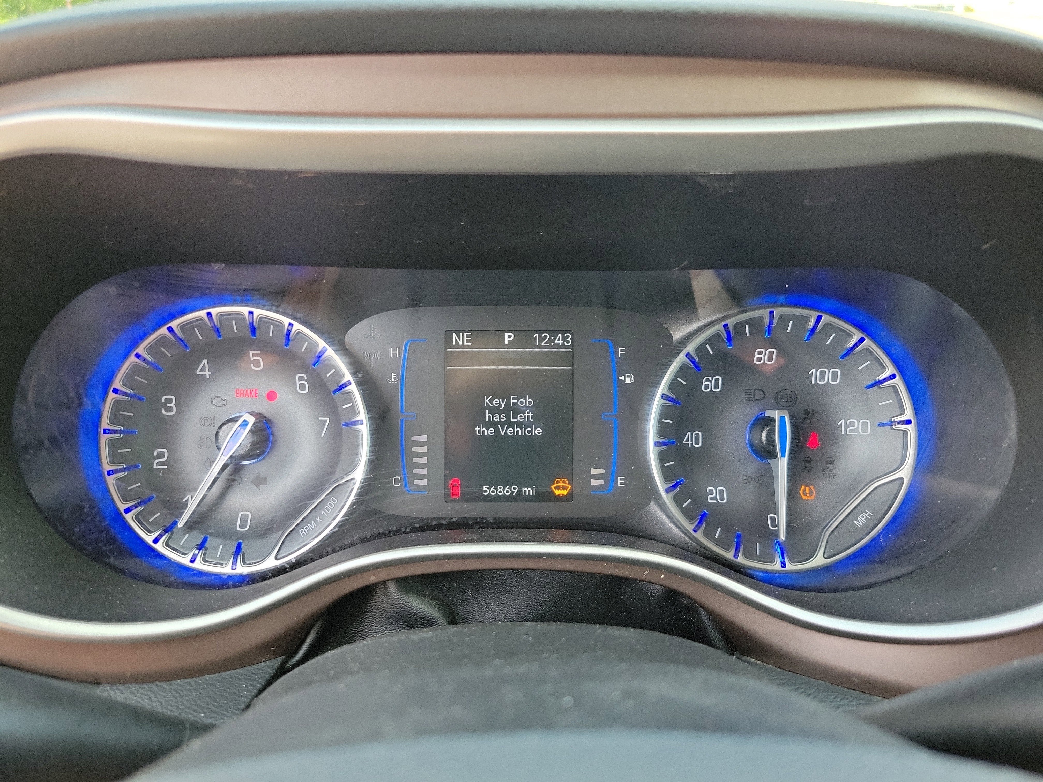 Used 2022 Chrysler Voyager LX image 17