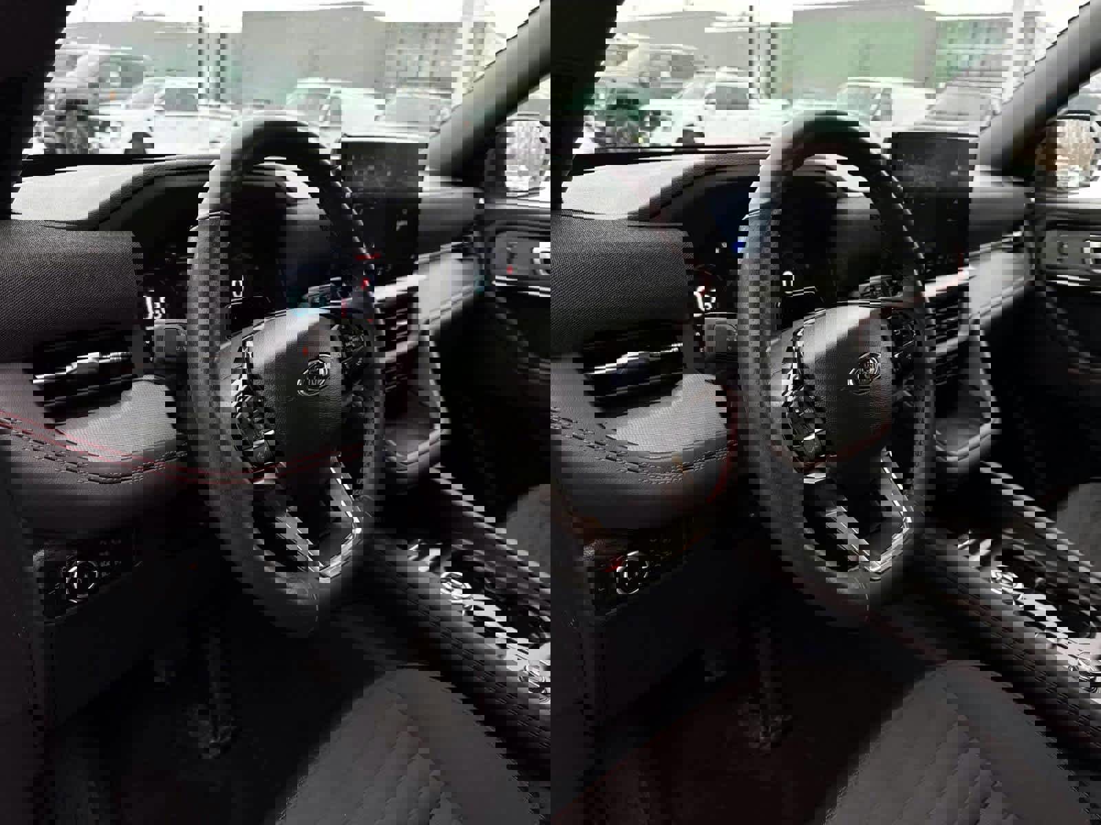 Used 2025 Ford Explorer ST-Line w/ ST-Line Street Pack image 14