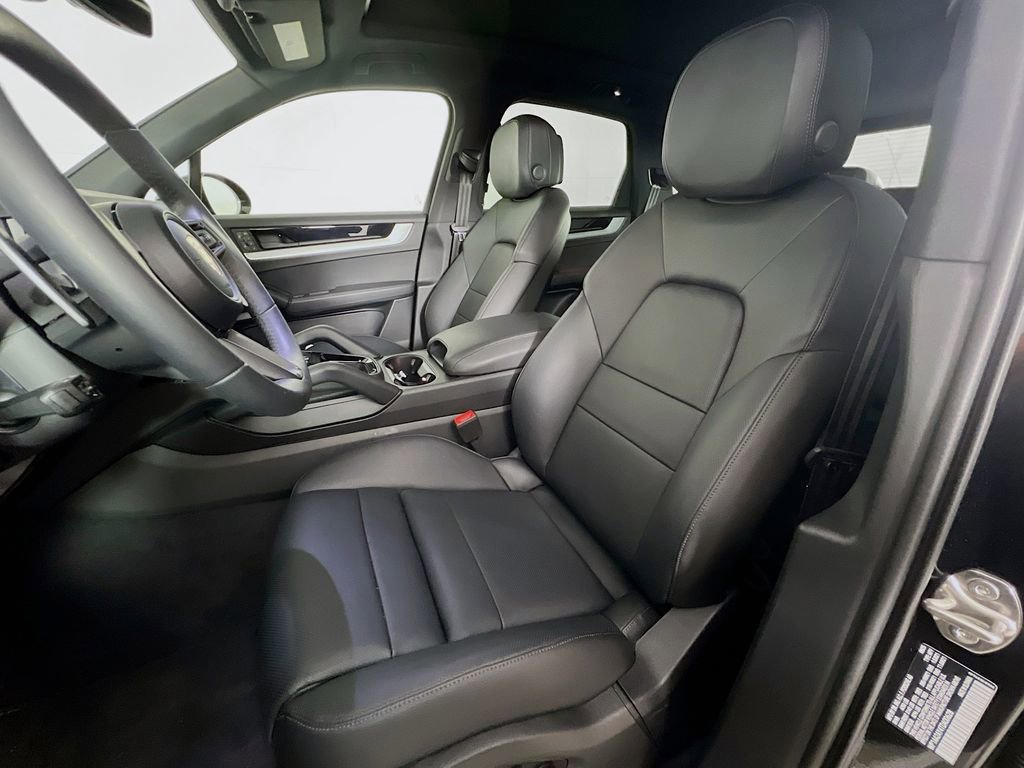 Certified 2026 Porsche Cayenne image 5