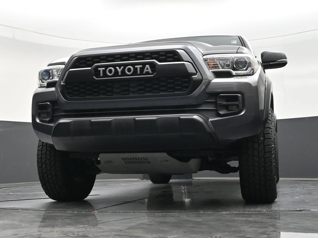 Used 2017 Toyota Tacoma TRD Sport w/ Tow Package RWD image 28