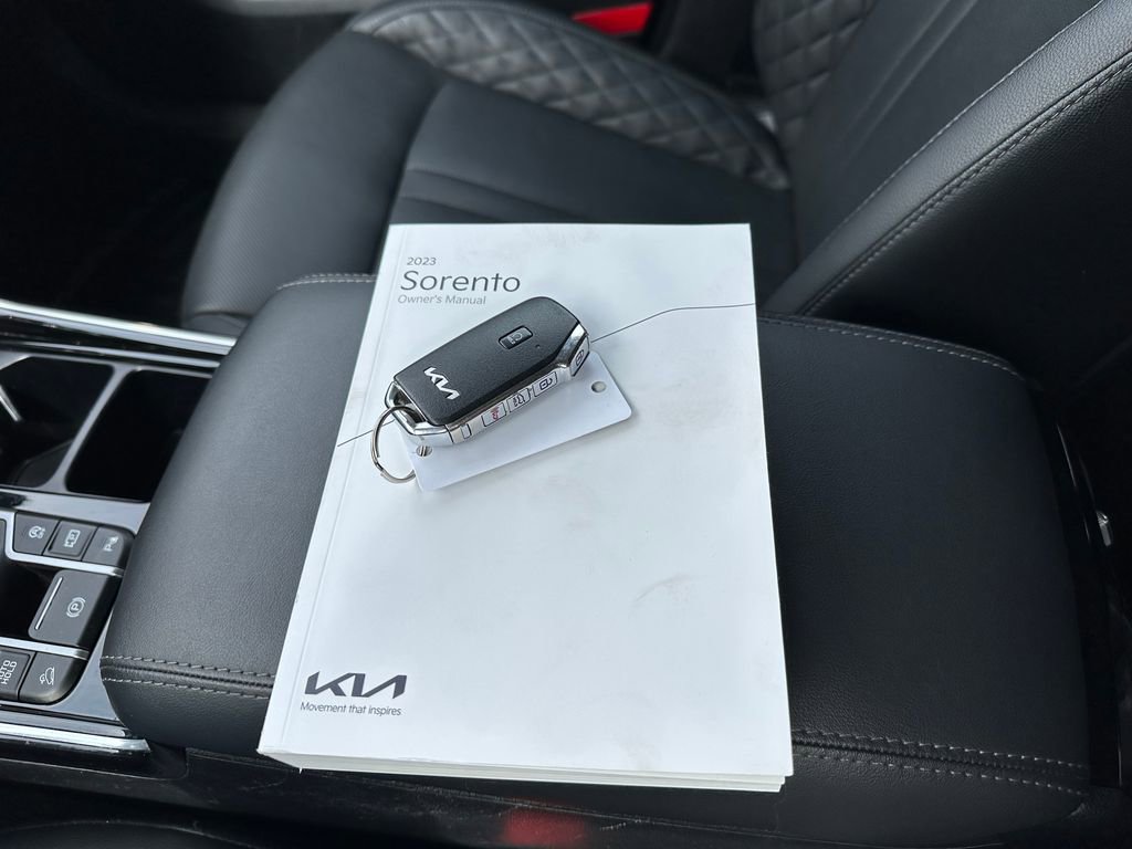 Used 2023 Kia Sorento SX AWD/4WD image 43