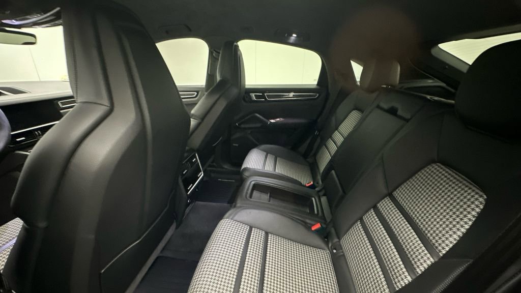 Used 2021 Porsche Cayenne GTS AWD/4WD image 10