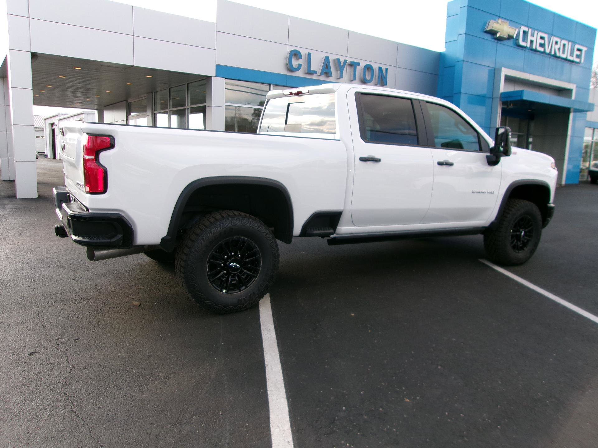 New 2026 Chevrolet Silverado 2500 ZR2 AWD/4WD image 3