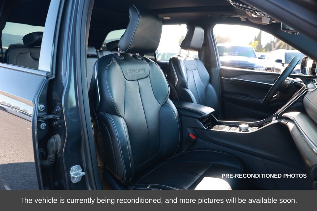 Used 2023 Jeep Grand Cherokee Overland w/ Advanced Protech Group III image 15