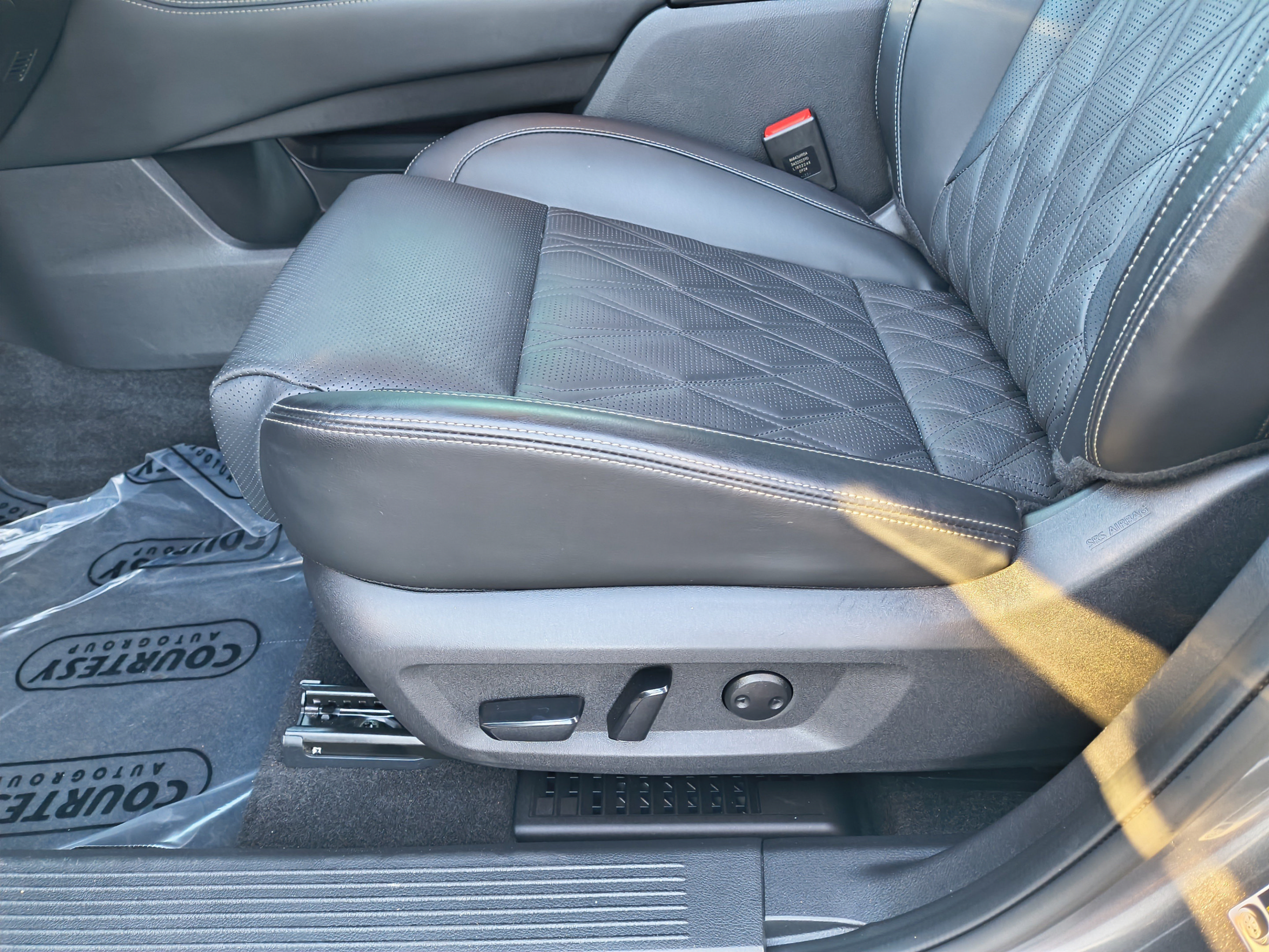 Certified 2024 Nissan Rogue Platinum FWD image 22
