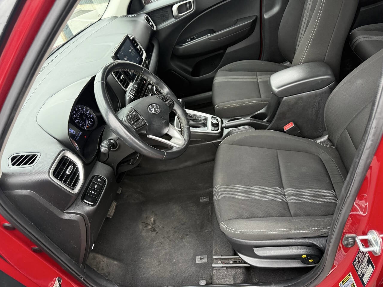 Used 2021 Hyundai Venue SEL image 14