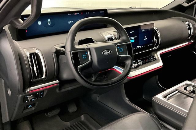 Used 2025 Ford Expedition Platinum w/ Stealth Performance Package image 16