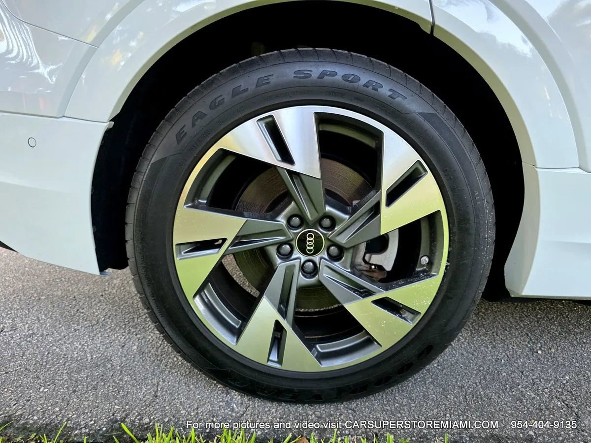 Used 2021 Audi e-tron Premium w/ Convenience Plus Package image 94