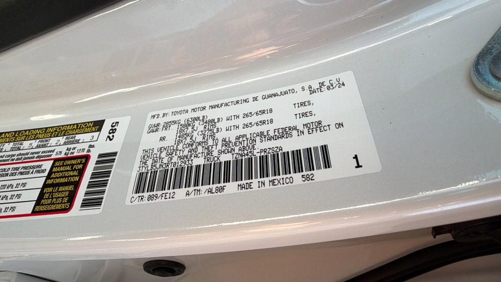 Used 2024 Toyota Tacoma TRD Sport w/ TRD Sport Upgrade Package image 30