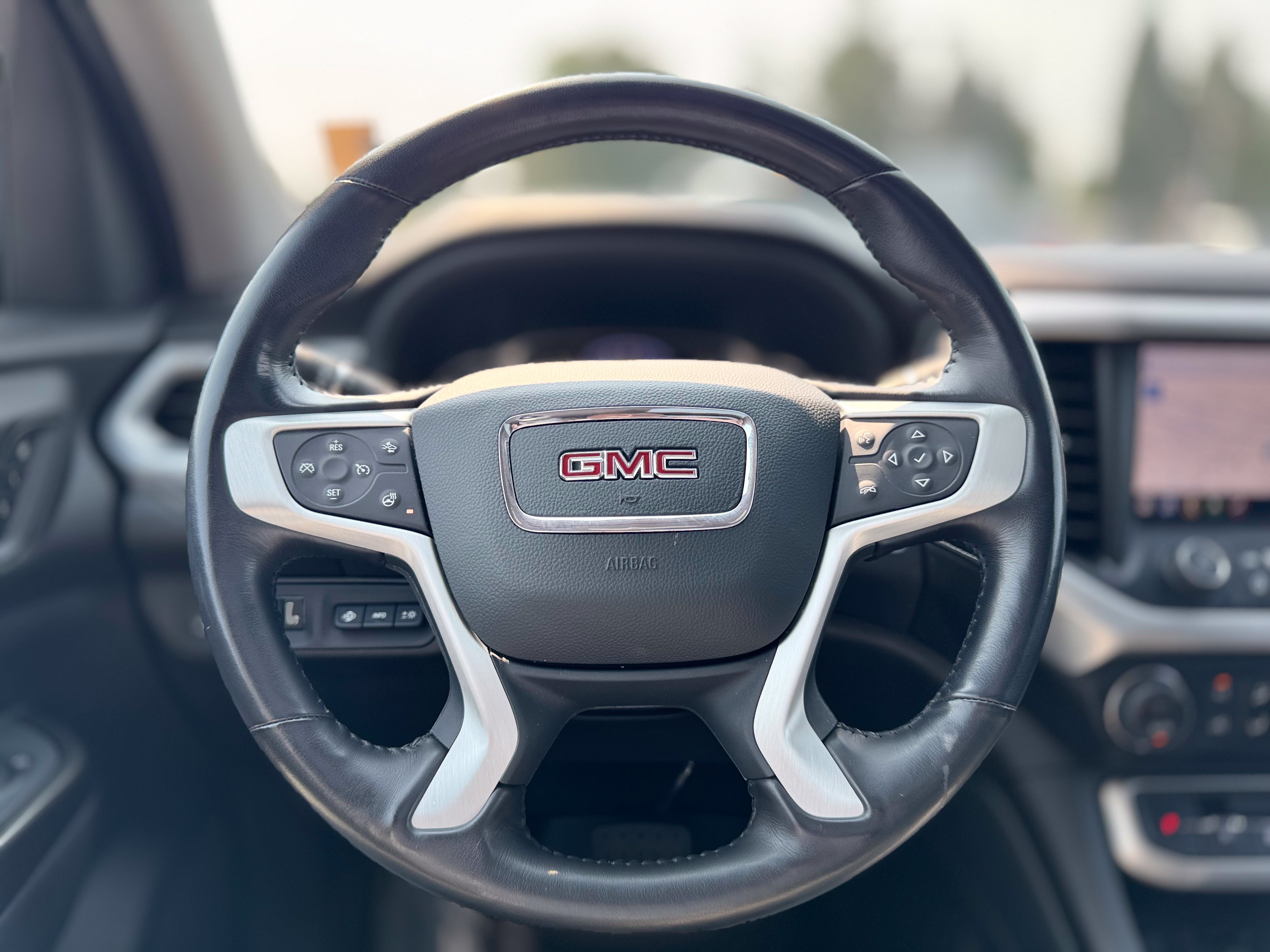 Used 2022 GMC Acadia SLT w/ Technology Package AWD/4WD image 50