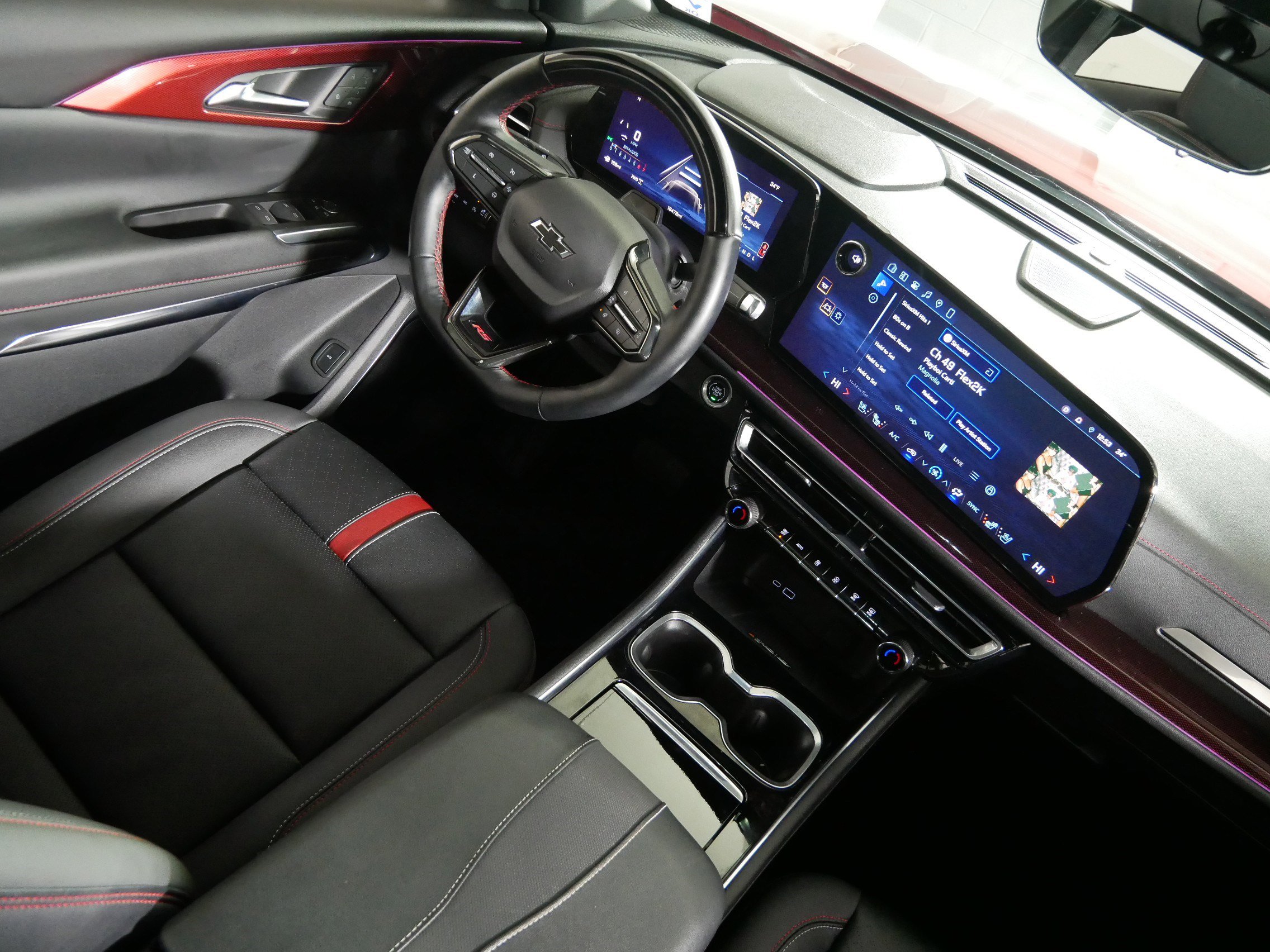 Used 2024 Chevrolet Traverse RS w/ LPO, Floor Liner Package image 9