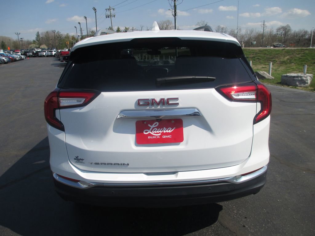 Used 2024 GMC Terrain SLT image 6