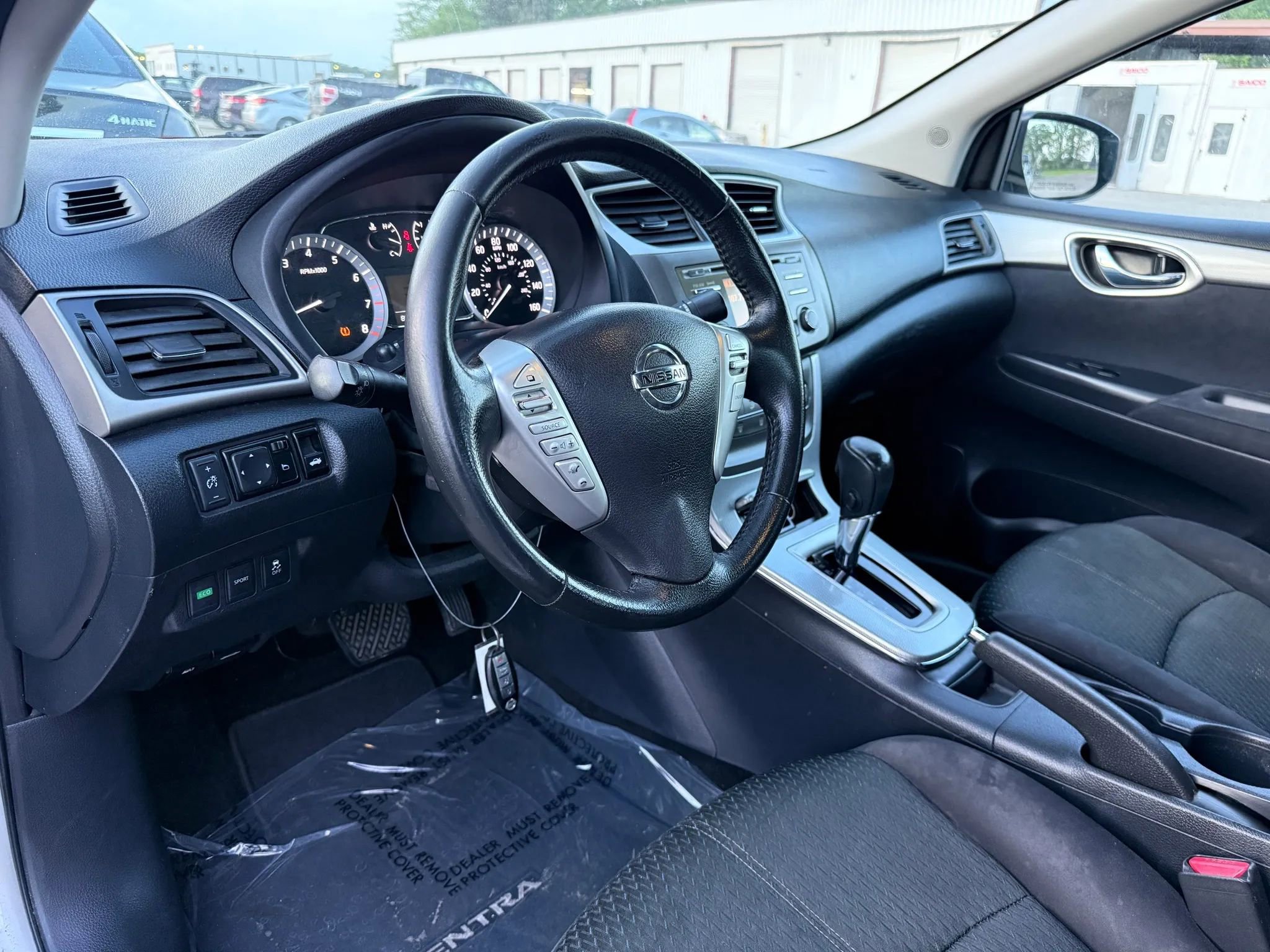 Used 2014 Nissan Sentra SR w/ SR Driver Package FWD image 17