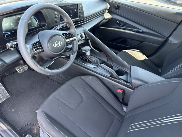 Used 2025 Hyundai Elantra Sport w/ Cargo Package FWD image 9