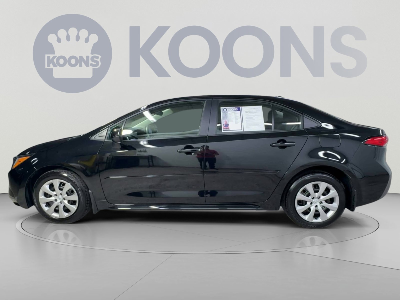Used 2025 Toyota Corolla LE w/ Convenience Package FWD image 7