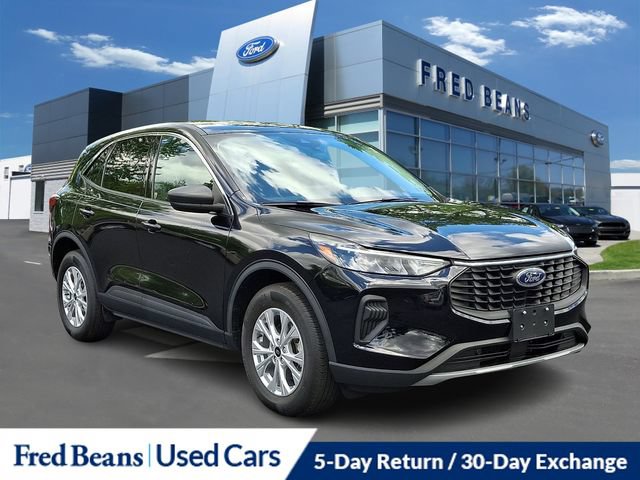Certified 2023 Ford Escape Active AWD/4WD image 1