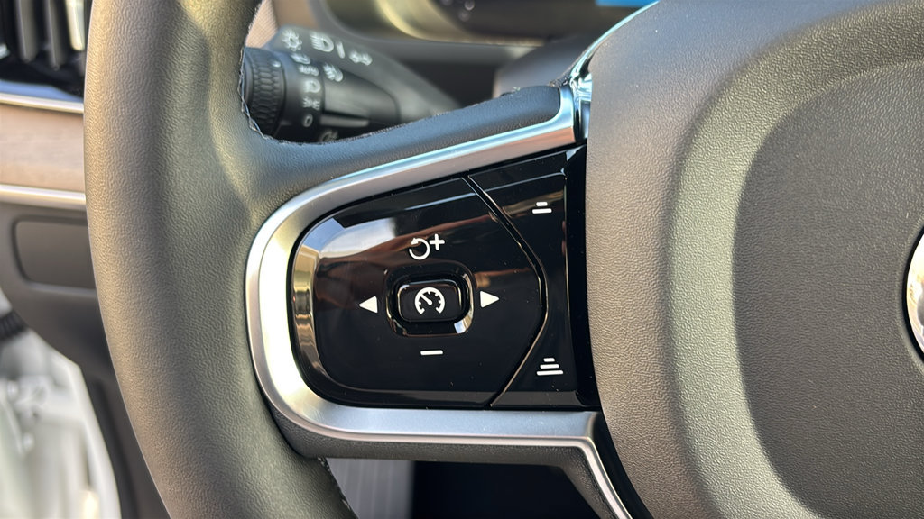 New 2027 Volvo XC90 B6 Plus AWD/4WD image 17