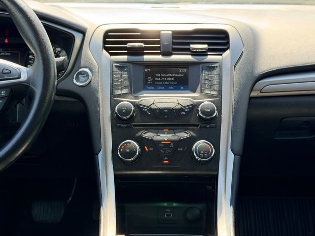 Used 2018 Ford Fusion SE FWD image 21