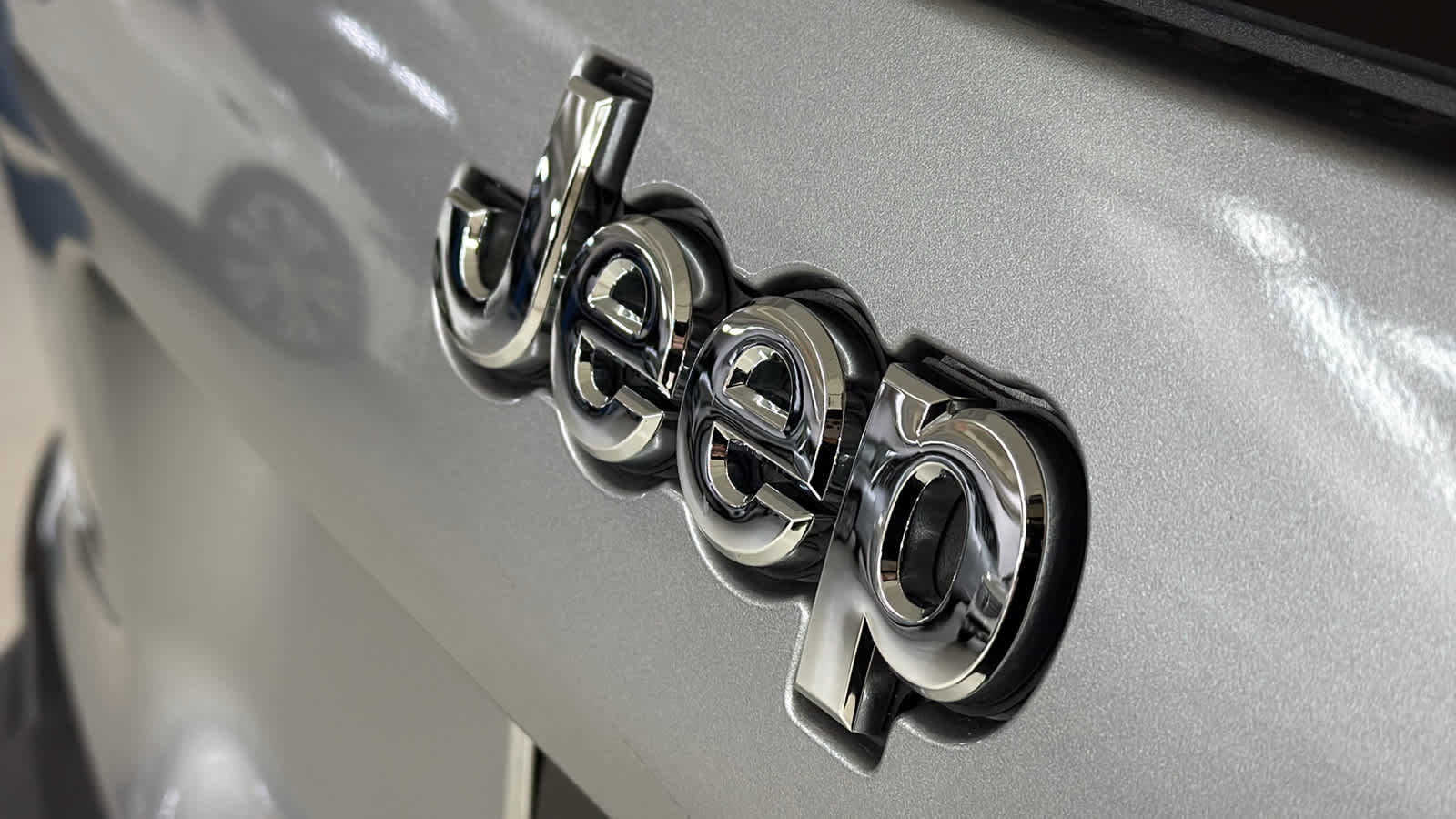 Used 2021 Jeep Cherokee Latitude Lux FWD image 8