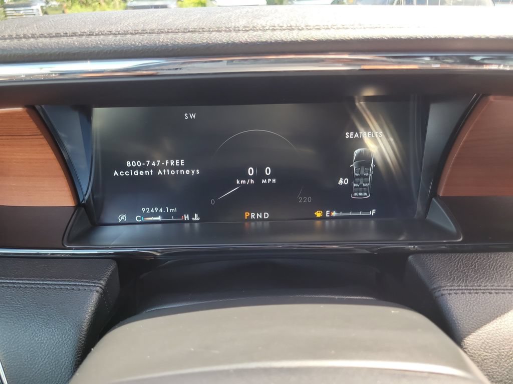 Used 2020 Lincoln Navigator L Reserve w/ Luxury Package RWD image 31