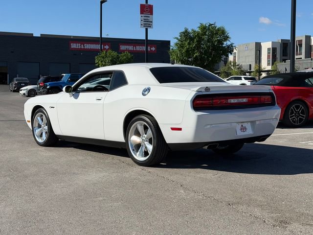 Used 2014 Dodge Challenger R/T RWD image 3