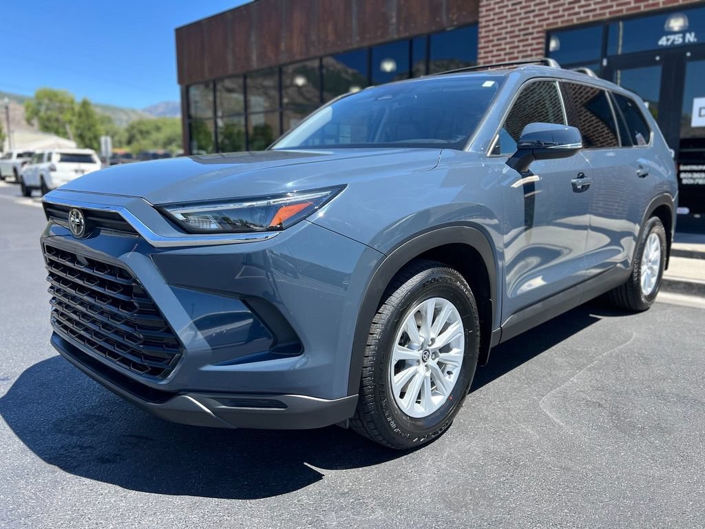 Used 2024 Toyota Grand Highlander AWD image 8