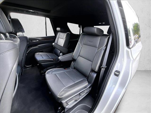 Used 2024 Cadillac Escalade Premium Luxury AWD/4WD image 27