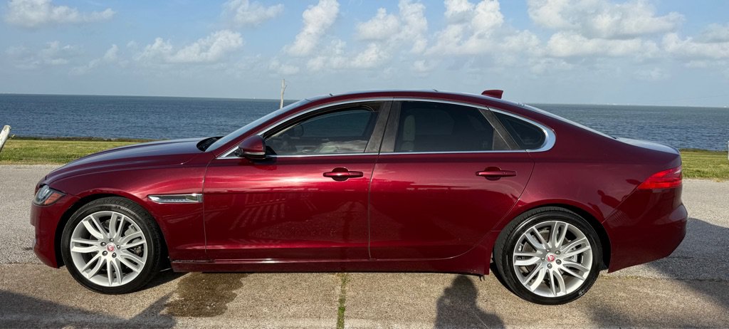 Used 2016 Jaguar XF Prestige AWD/4WD image 8