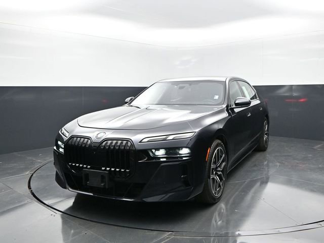 Used 2023 BMW 760i xDrive AWD/4WD image 4