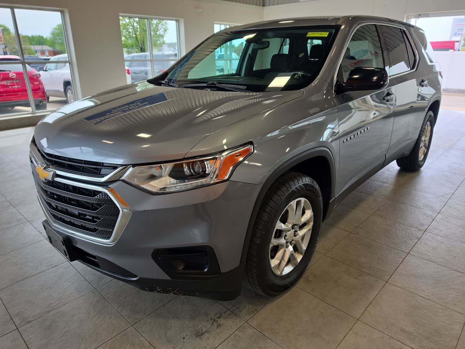Used 2018 Chevrolet Traverse LS FWD image 1