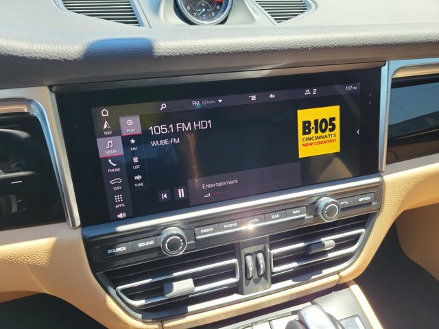 Certified 2021 Porsche Macan AWD/4WD image 32